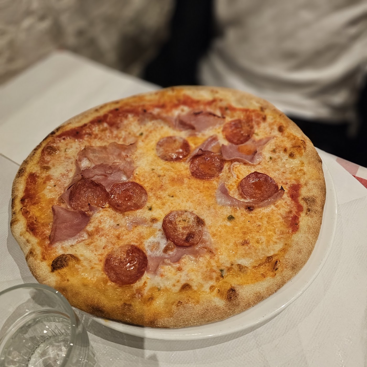 ham and pepperoni pizza